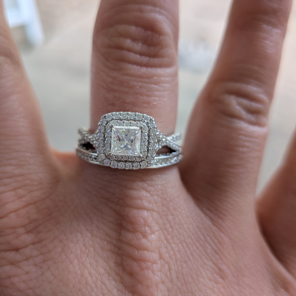 Elegant Silver Women's Ring